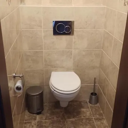 3 Izbovy Apartman Pre 4 Osoby V Centre Senca Apartmán *