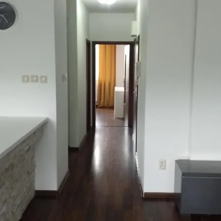 3 Izbovy Apartman Pre 4 Osoby V Centre Senca Apartmán Senec